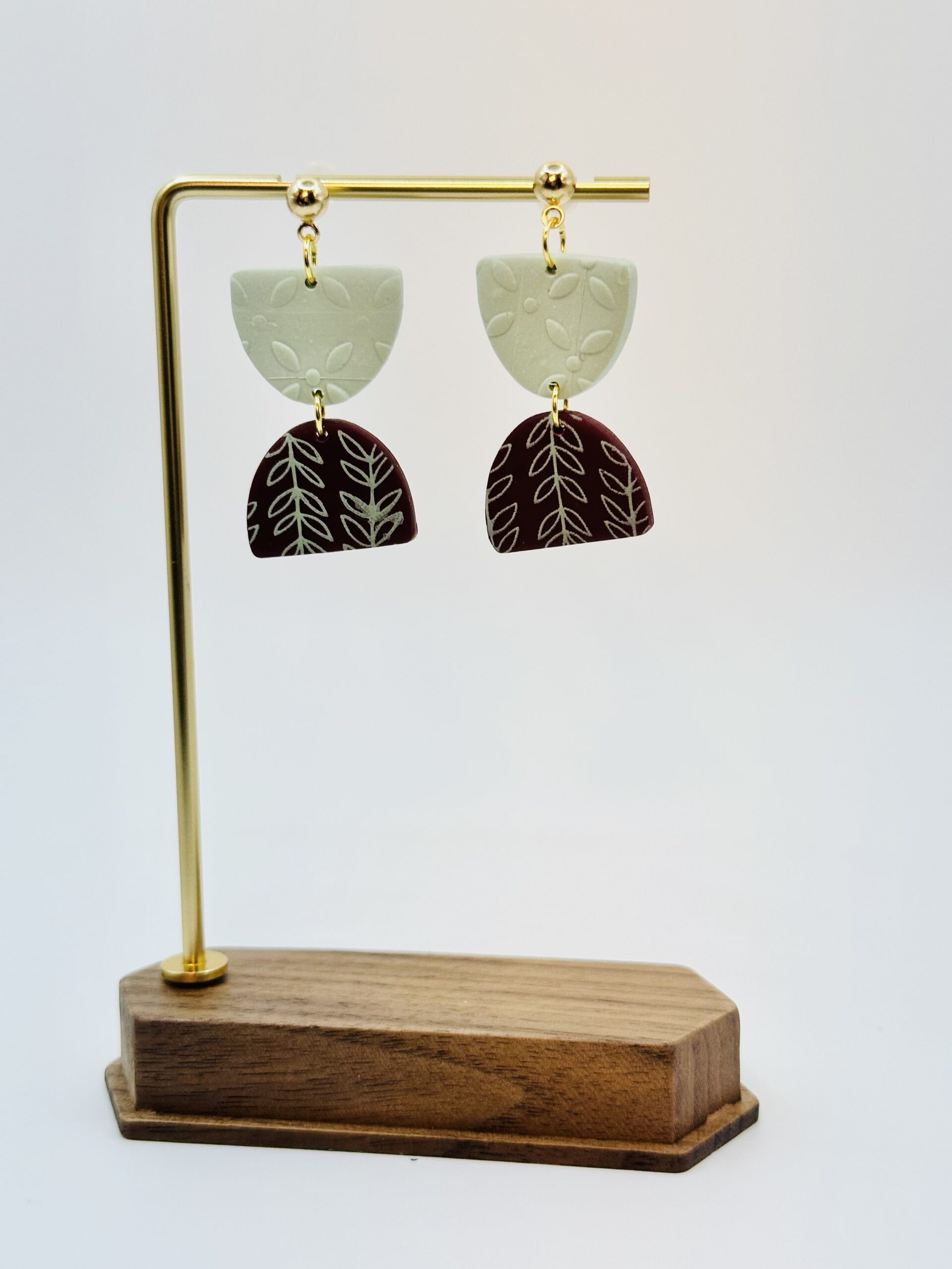 Wild Ginger Maroon Geometric Post