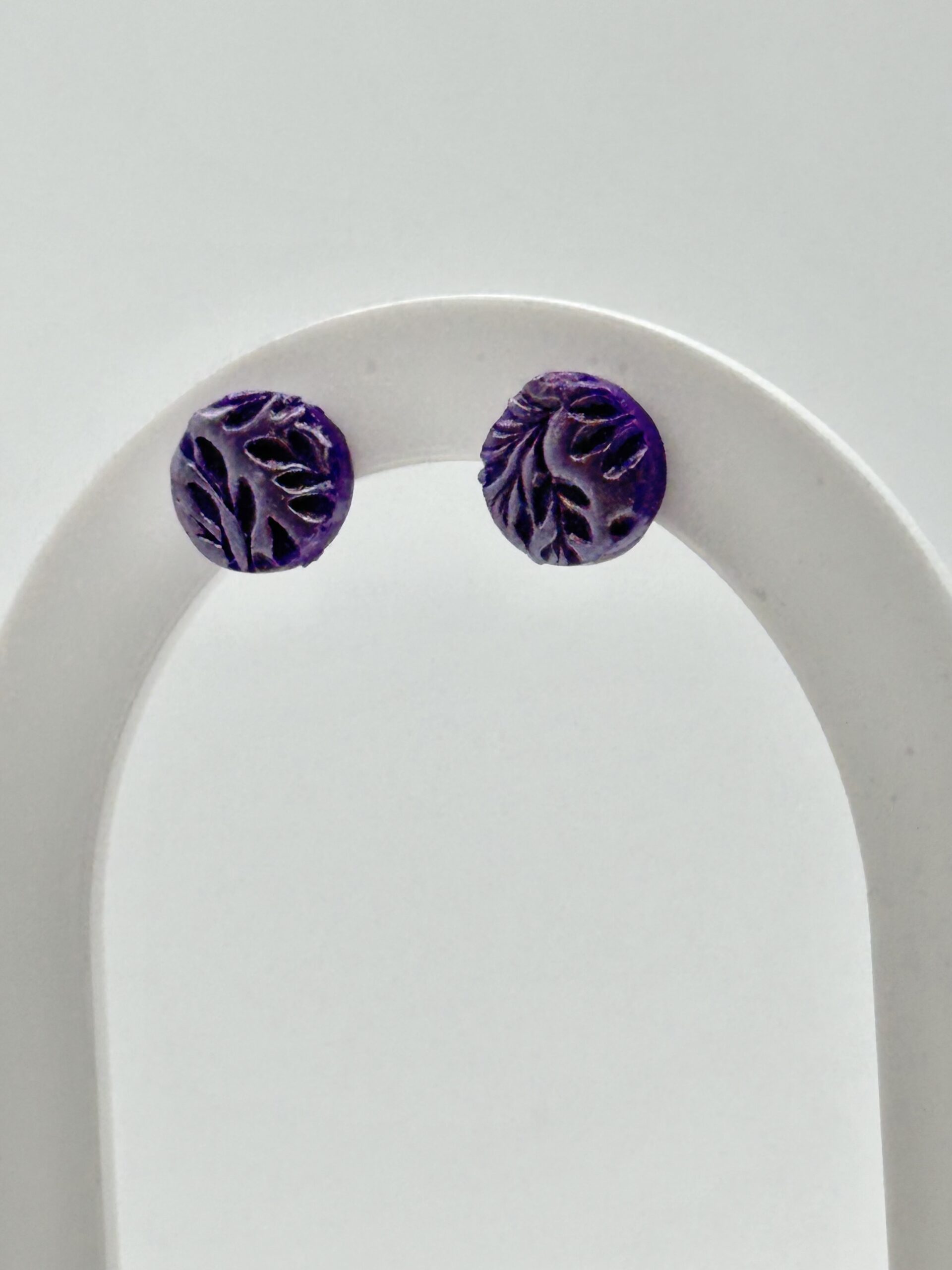 Wisteria Small Round Post