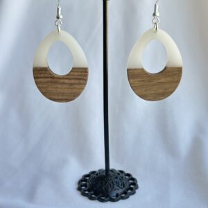 Resin w/Wood (Cream)