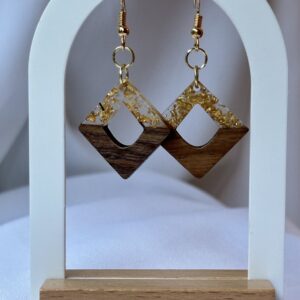 Gold Flake Resin w/Wooden Angle